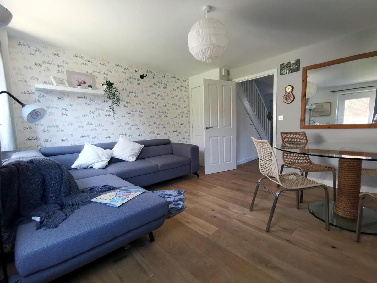2 Bedroom House With Free Parking Lyme Regis Bagian luar foto