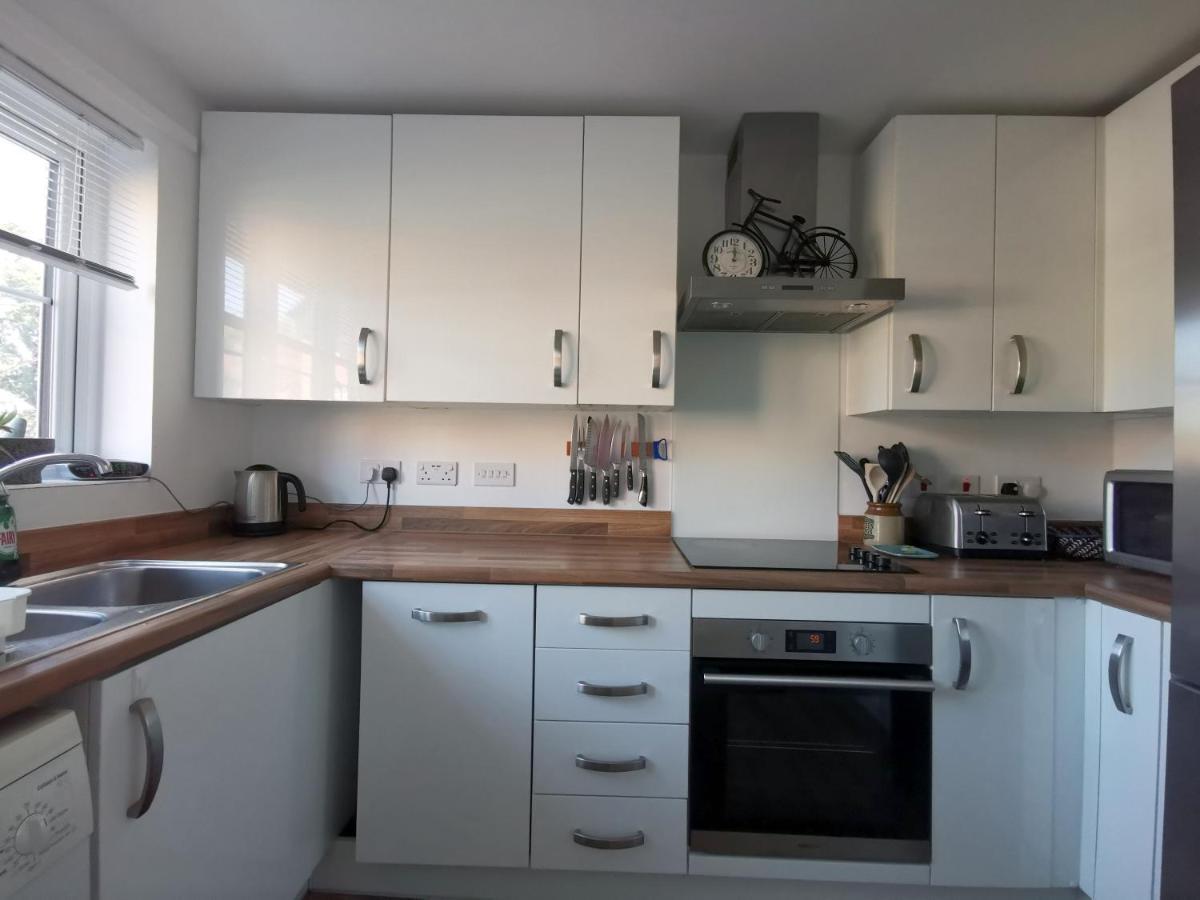 2 Bedroom House With Free Parking Lyme Regis Bagian luar foto