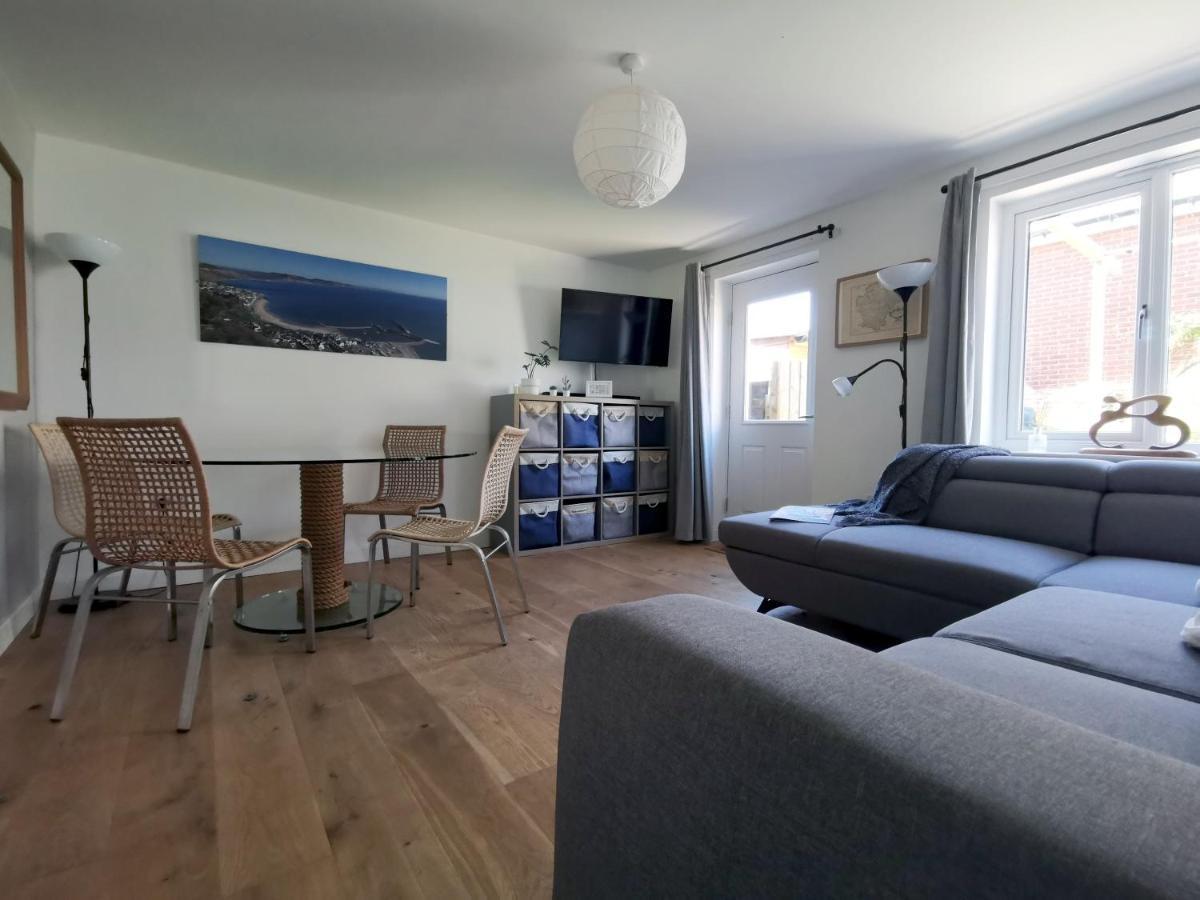 2 Bedroom House With Free Parking Lyme Regis Bagian luar foto